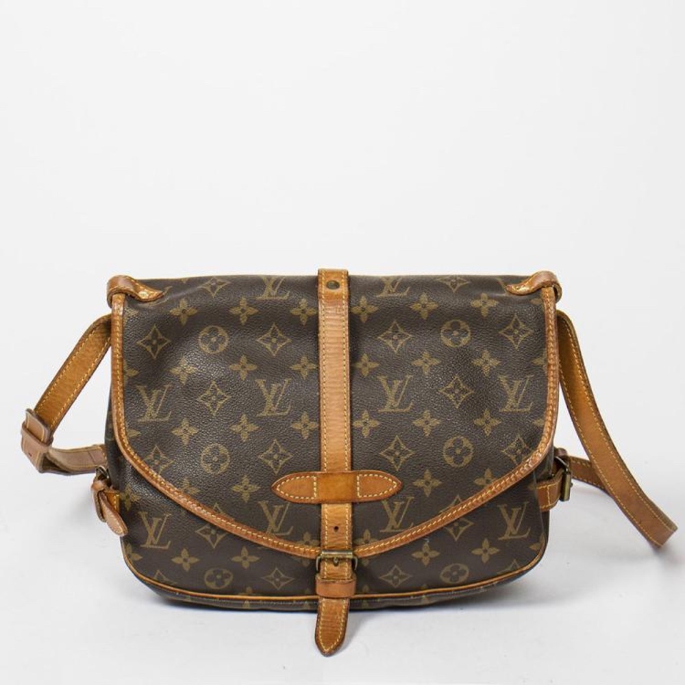 LOUIS VUITTON SAUMUR